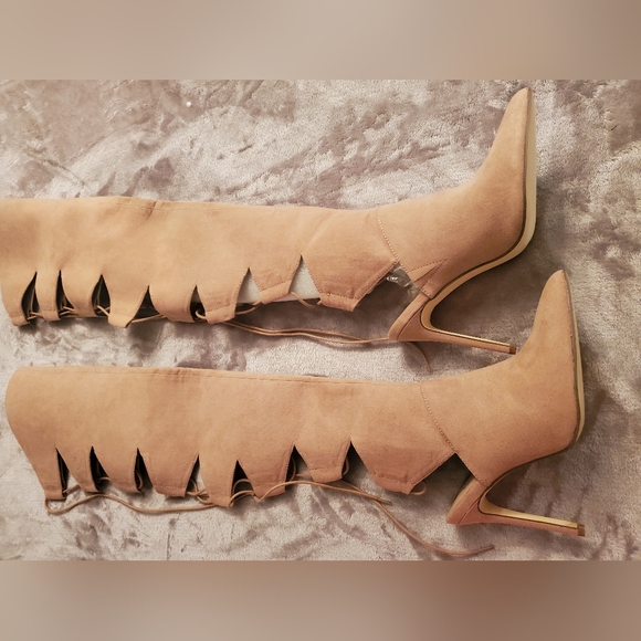 NEW Shoedazzle Dyonne Heeled Boot. Size 7. Blush color. - Picture 8 of 8